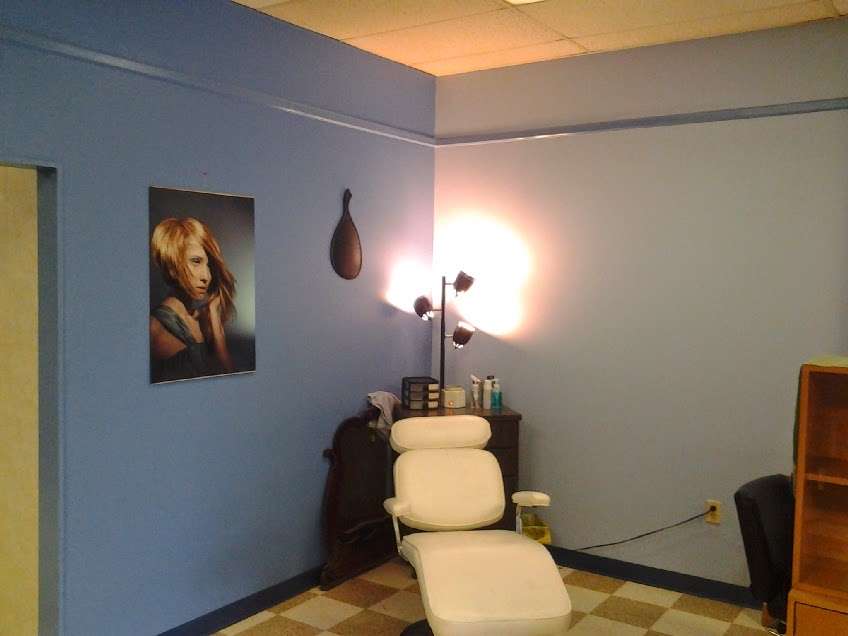 Bobbi Pin Hair & Nails Salon | 458 N Main St, Spring Grove, PA 17362, USA | Phone: (717) 225-3315