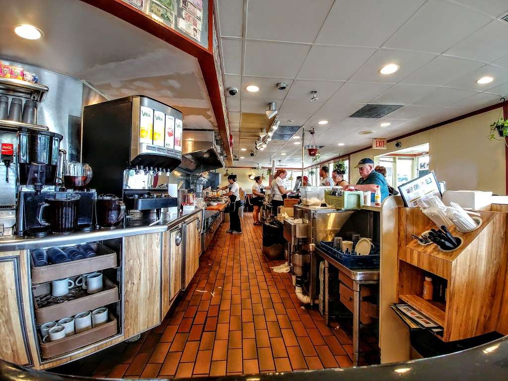 College Park Diner | 9206 Baltimore Ave, College Park, MD 20740, USA | Phone: (301) 441-8888