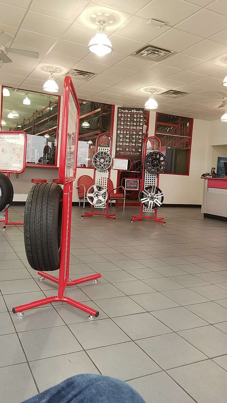 Discount Tire | 11950 Southwest Fwy, Meadows Place, TX 77477, USA | Phone: (281) 498-8221