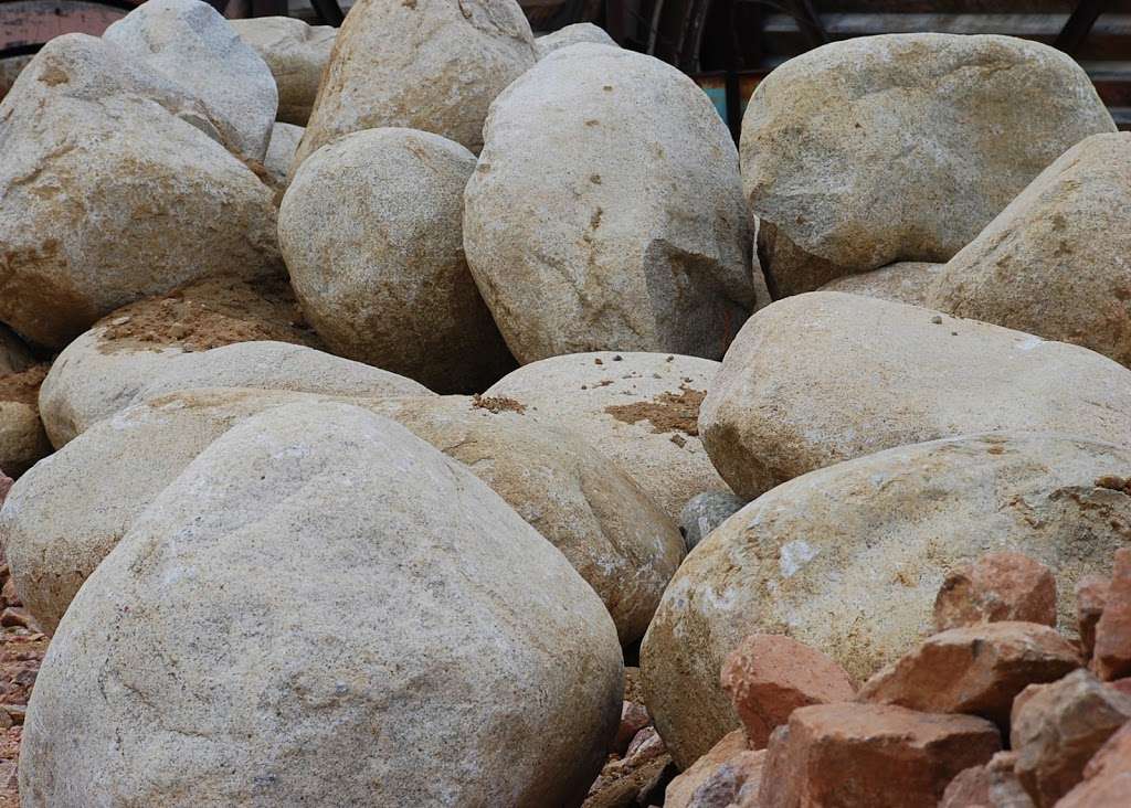 Affordable Decorative Rock | 9403 E Ave, Hesperia, CA 92345, USA | Phone: (760) 995-6645