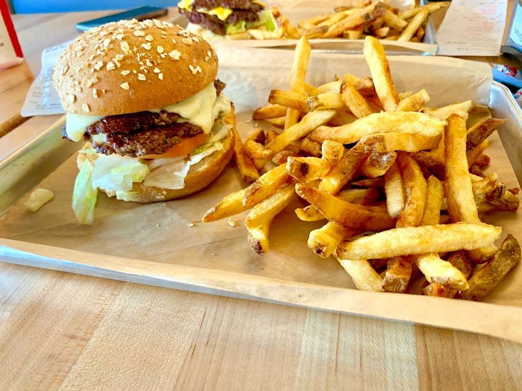 MOOYAH Burgers, Fries and Shakes | 321 School St Suite 140, Mansfield, MA 02048, USA | Phone: (508) 618-3095
