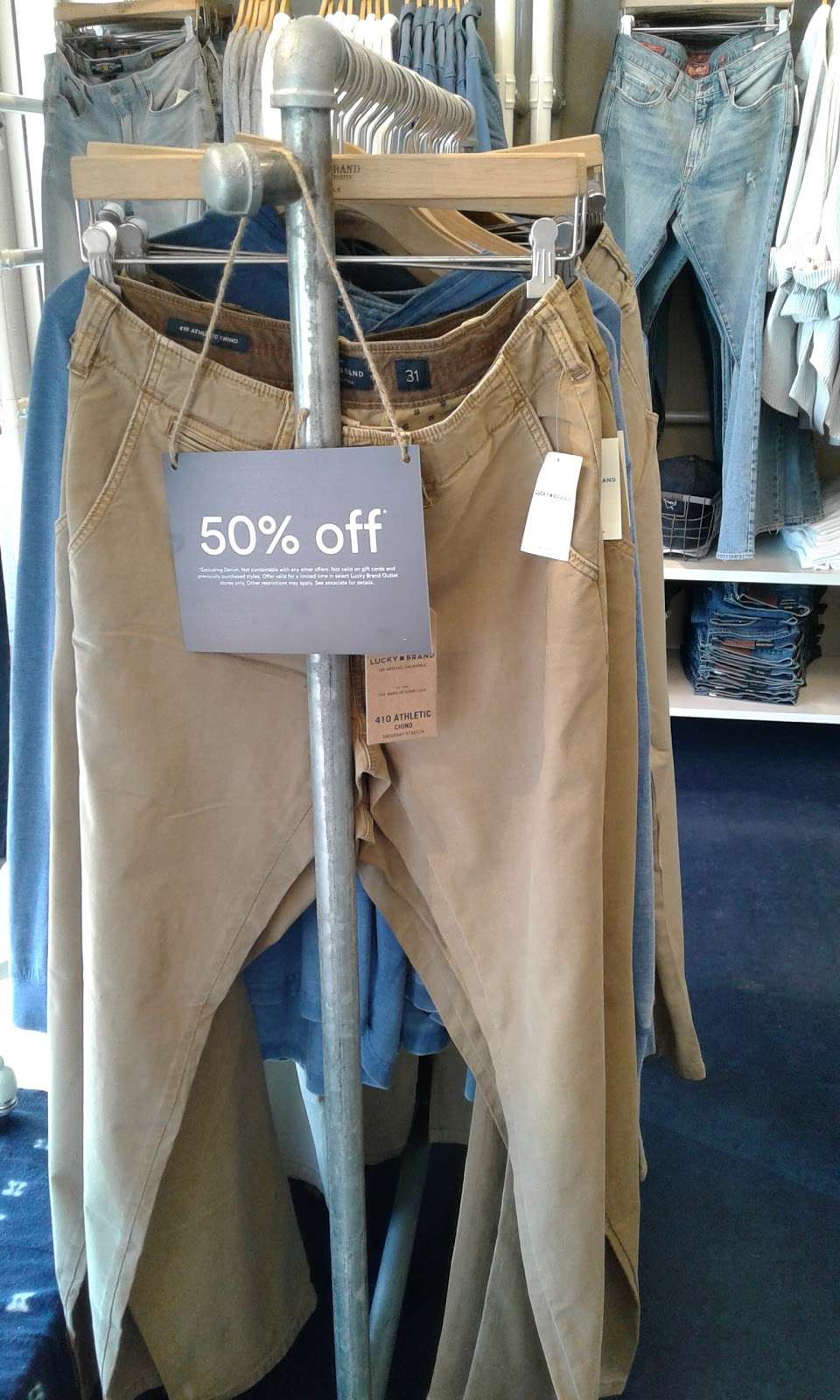 Lucky Brand Outlet | 100 Citadel Dr Suite 656, Commerce, CA 90040, USA | Phone: (323) 837-0750