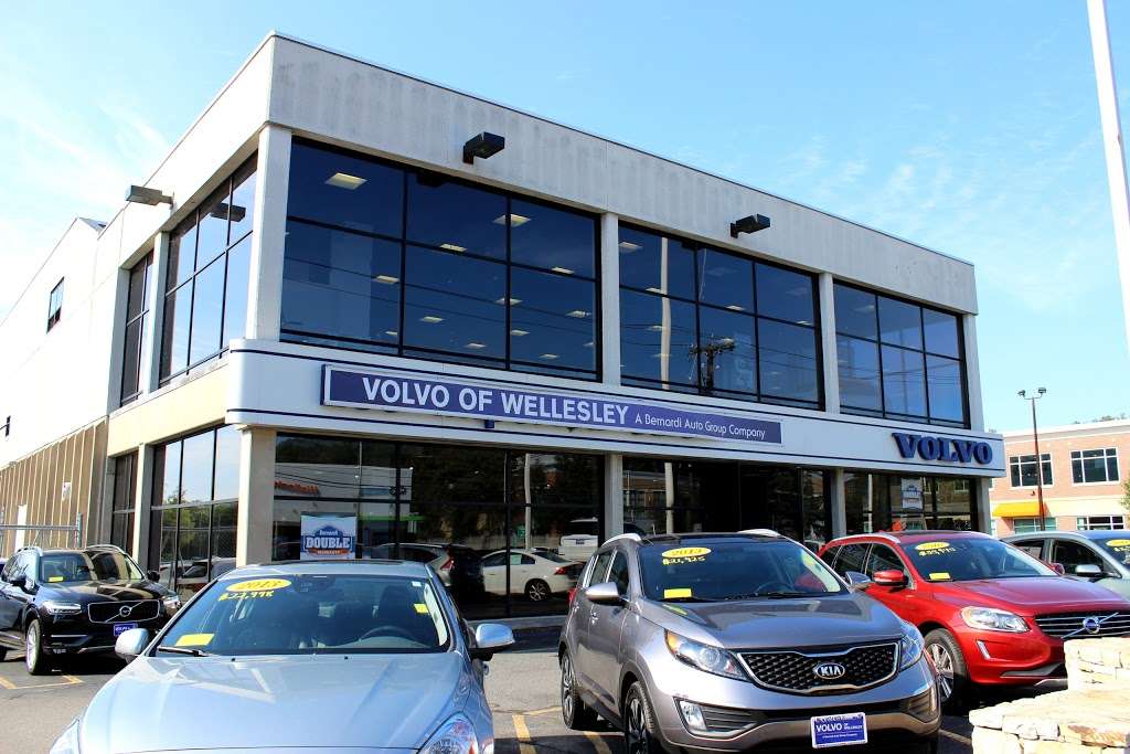 Volvo of Wellesley | 962 Worcester St, Wellesley, MA 02482, USA | Phone: (781) 235-8841