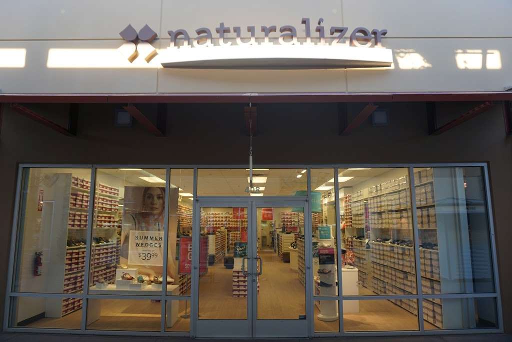 naturalizer usa outlet