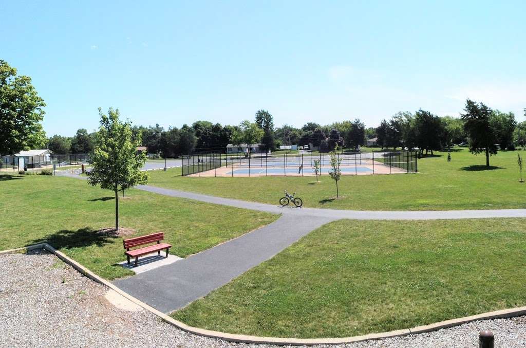 Riverbend Community Park | 6N517, Geneva Ave, St. Charles, IL 60174, USA | Phone: (630) 584-1885