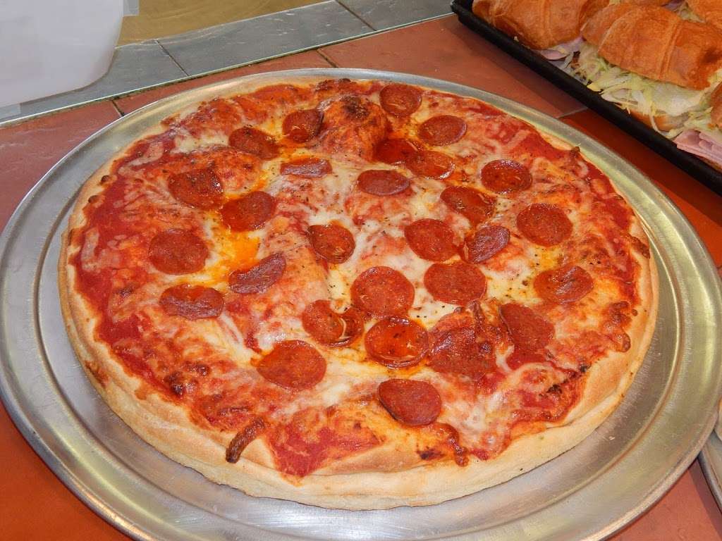 Vecchia Sicilia Pizza Shop | 1786 Columbia Ave # G, Columbia, PA 17512, USA | Phone: (717) 684-7515