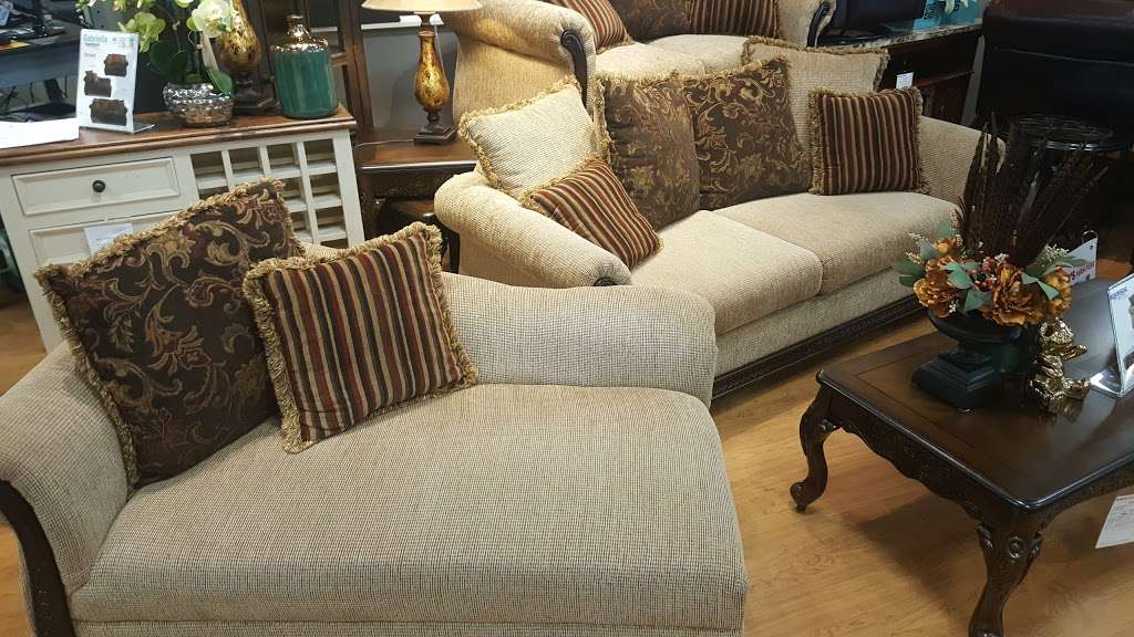 Bob’s Discount Furniture and Mattress Store | 1370 Torrence Ave, Calumet City, IL 60409 | Phone: (708) 933-8950