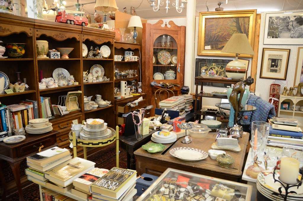 Harbert Antique Mall | 13887 Red Arrow Hwy, Harbert, MI 49115, USA | Phone: (269) 469-0977