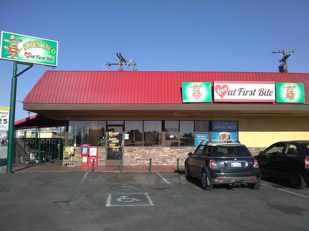 Super taco | 520 E Truxtun Ave, Bakersfield, CA 93305, USA | Phone: (661) 493-0340