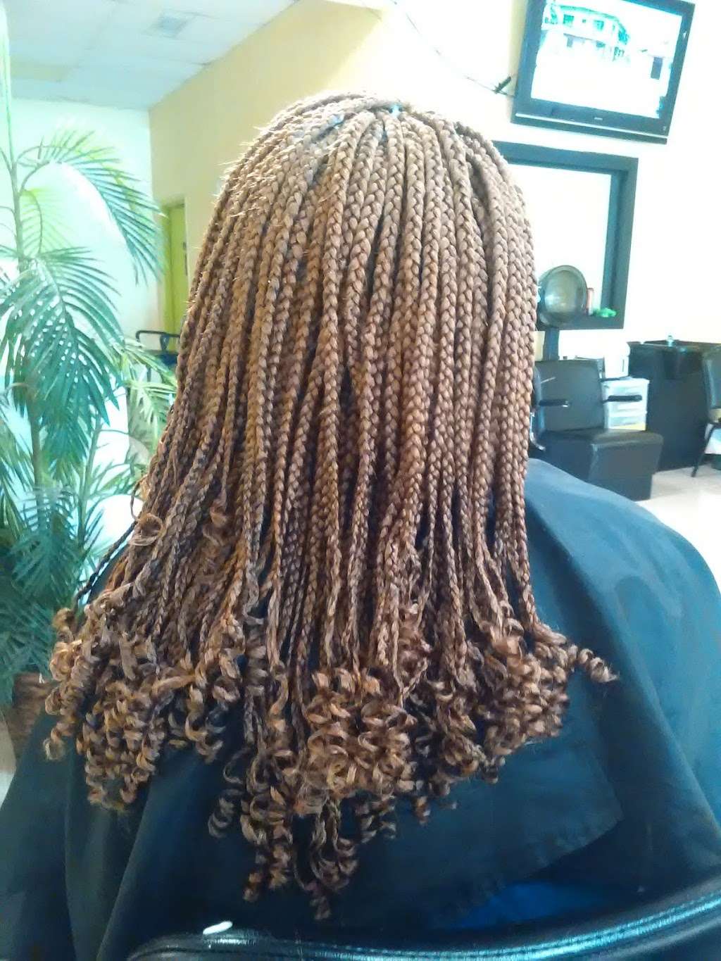 BRAIDS N WEAVES | 700 N Clark Rd #180, Duncanville, TX 75116, USA | Phone: (469) 954-4522