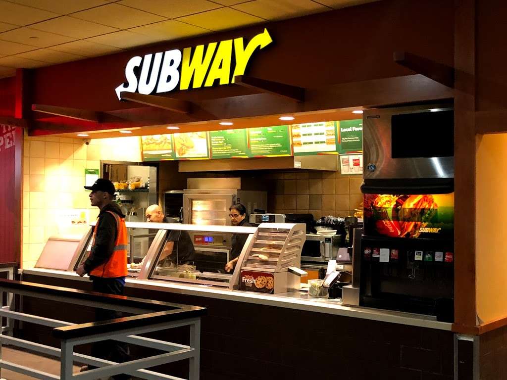 Subway Restaurants | 1 Airport Dr, Oakland, CA 94621, USA | Phone: (510) 563-3812