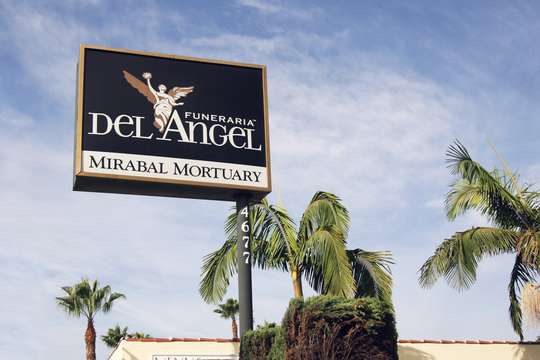 Funeraria Del Angel Bell | 4677 E Gage Ave, Bell, CA 90201, USA | Phone: (323) 560-2216