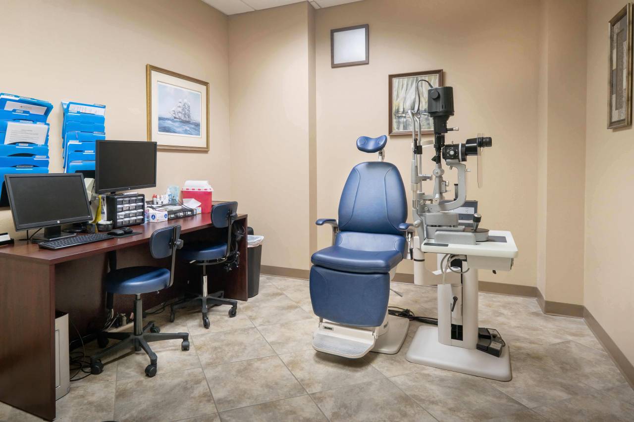 Retina Care Consultants | 2401 University Pkwy #205, Sarasota, FL 34243, United States | Phone: (941) 351-1200