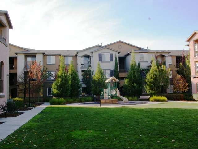 Sterling Village Apartment | 88 Valle Vista Ave, Vallejo, CA 94590, USA | Phone: (844) 867-4052