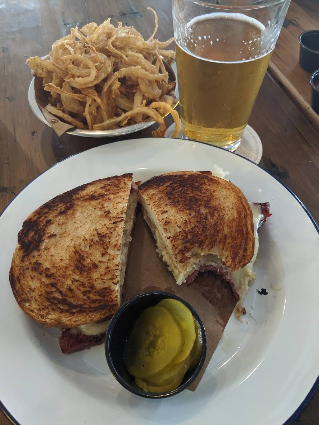 Haystack burgers and barley | 6705 Main St, Frisco, TX 75034, USA | Phone: (972) 704-3861