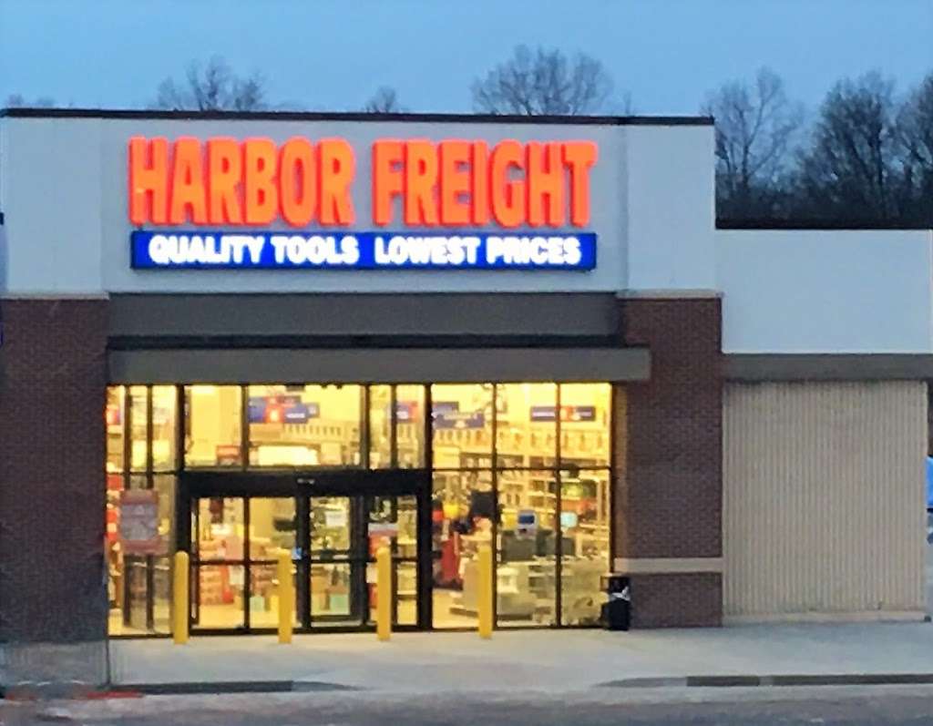 Harbor Freight Tools | 246 N West End Blvd, Quakertown, PA 18951, USA | Phone: (215) 536-5236
