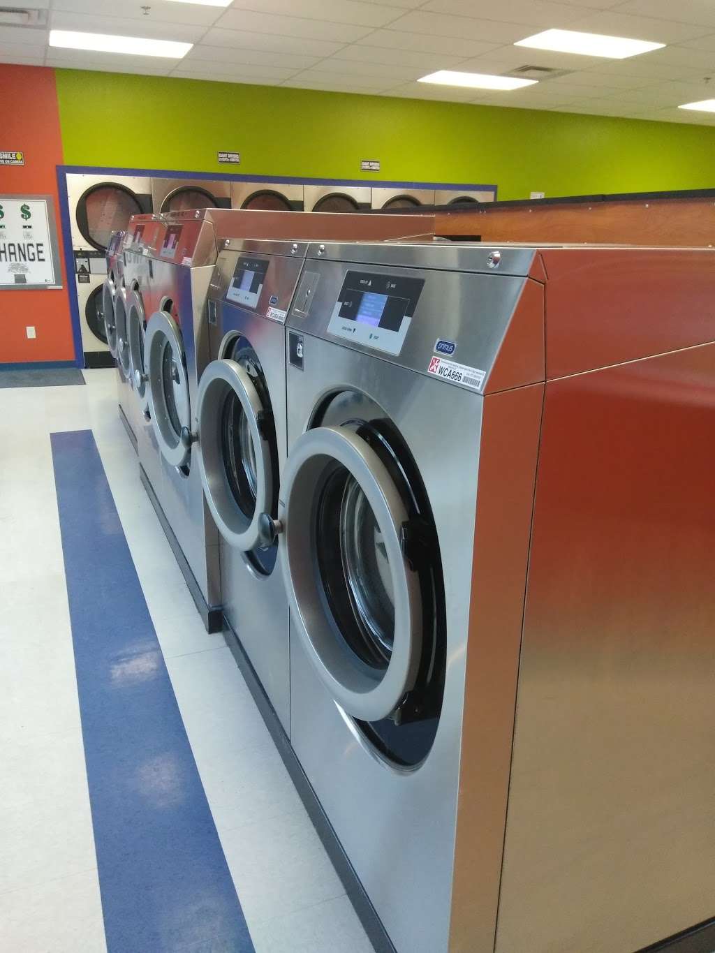 Riverworks Coin Laundry | 3334 N Holton St, Milwaukee, WI 53212, USA | Phone: (414) 252-5177