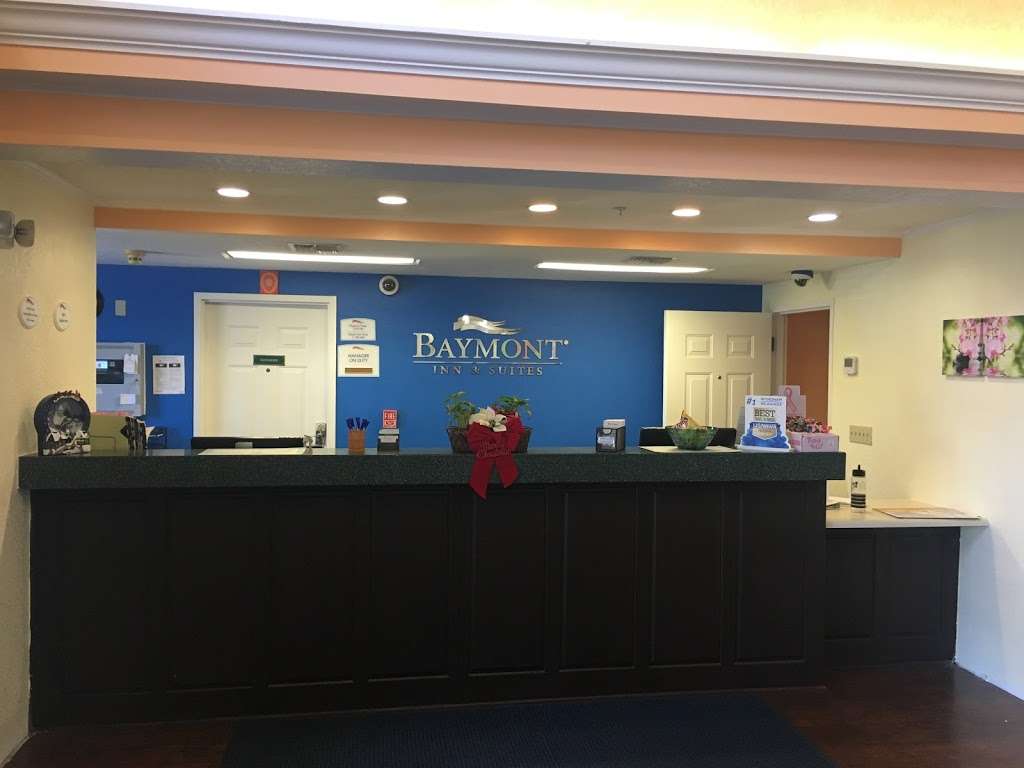 Baymont by Wyndham Lakeland | 4375 Lakeland Park Dr, Lakeland, FL 33809, USA | Phone: (863) 940-0866