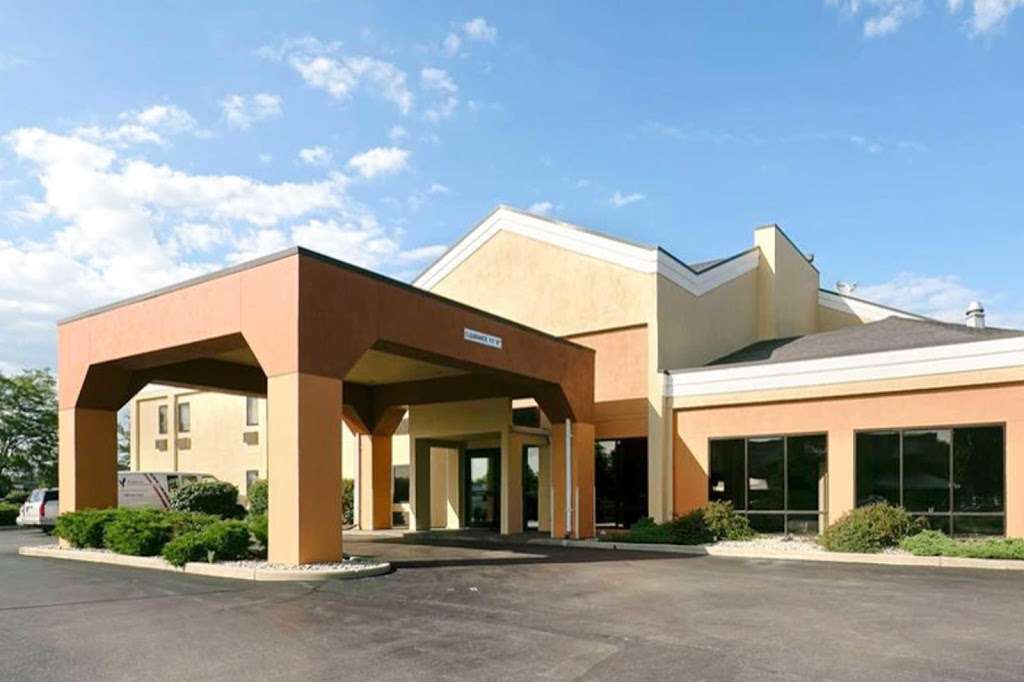 Quality Inn & Suites Southport | 4450 Southport Crossing Dr, Indianapolis, IN 46237 | Phone: (317) 888-5588