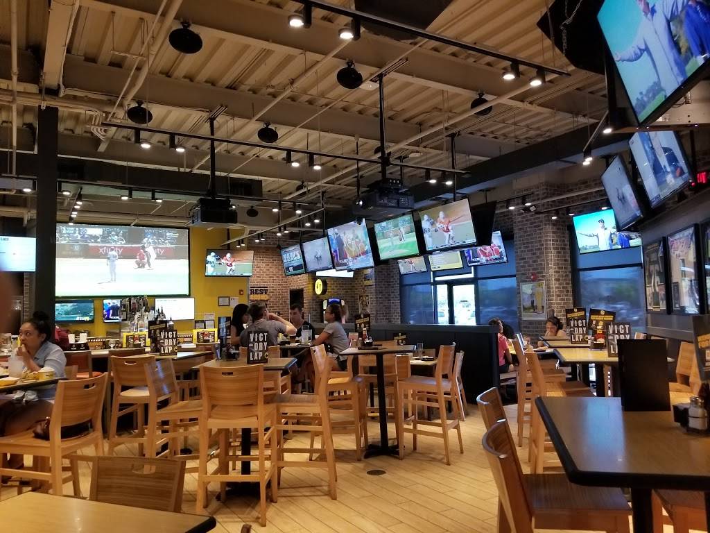 Buffalo Wild Wings | 91-1061 Keaunui Dr, Ewa Beach, HI 96706, USA | Phone: (808) 685-0494