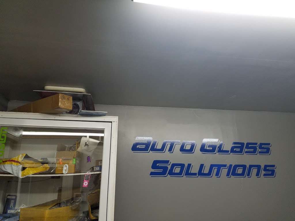 Auto Glass Solutions | 10323 S Commercial Ave, Chicago, IL 60617 | Phone: (773) 902-2021