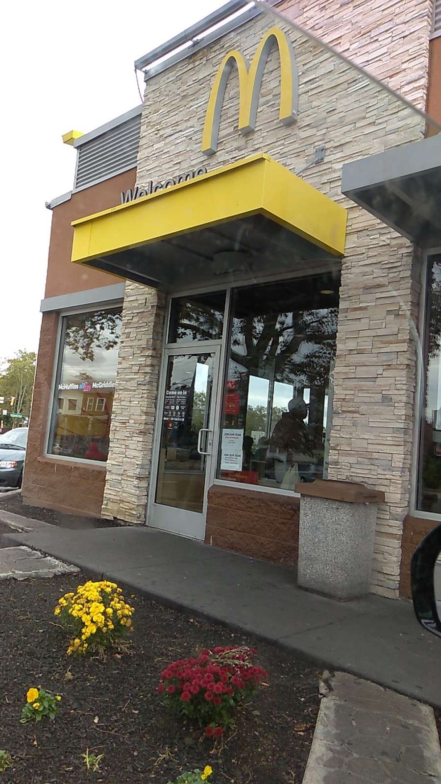 McDonalds | 4200 N Broad St, Philadelphia, PA 19140, USA | Phone: (215) 329-3827