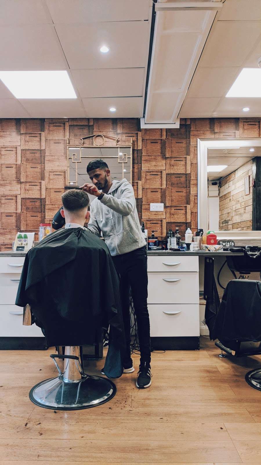 Unique Barber | 2 Station Rd S, Merstham, Redhill RH1 3EF, UK | Phone: 07447 157878