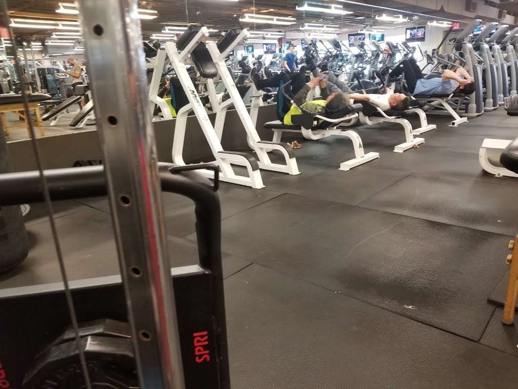 24 Hour Fitness | 245-24 Horace Harding Expy, Little Neck, NY 11362 | Phone: (718) 428-4300