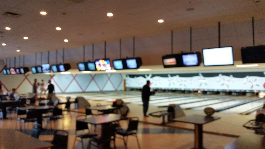 First Frame Bowl | 950 Eagle Ridge Dr, North, East Mall Entrance, Lake Wales, FL 33898, USA | Phone: (863) 949-4818