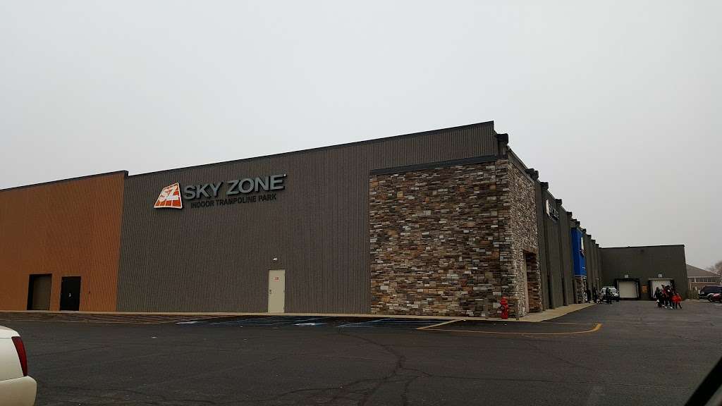 Sky Zone Schererville | 1035 Eagle Ridge Dr, Schererville, IN 46375 | Phone: (219) 227-3777