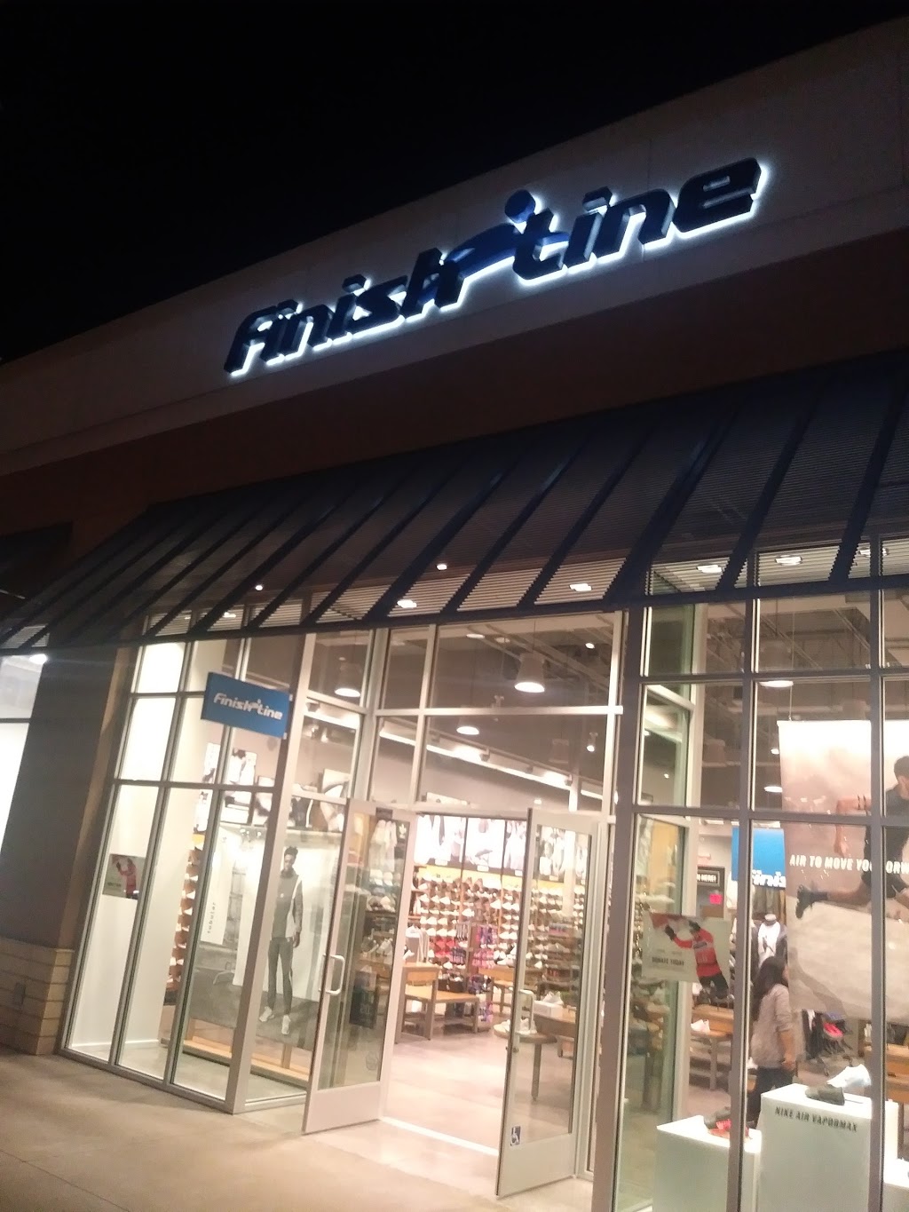 Finish Line | 640 Town, Outlet Center Dr, Oxnard, CA 93036, USA | Phone: (805) 288-6036