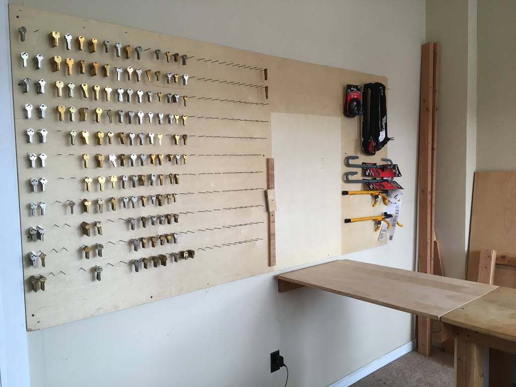 Snap & Crack Locksmith | 1343 N High St, Columbus, OH 43201, USA | Phone: (614) 591-4849 Snap & Crack Locksmith | 1343 N High St, Columbus, OH 43201, USA | Phone: (614) 591-4849
