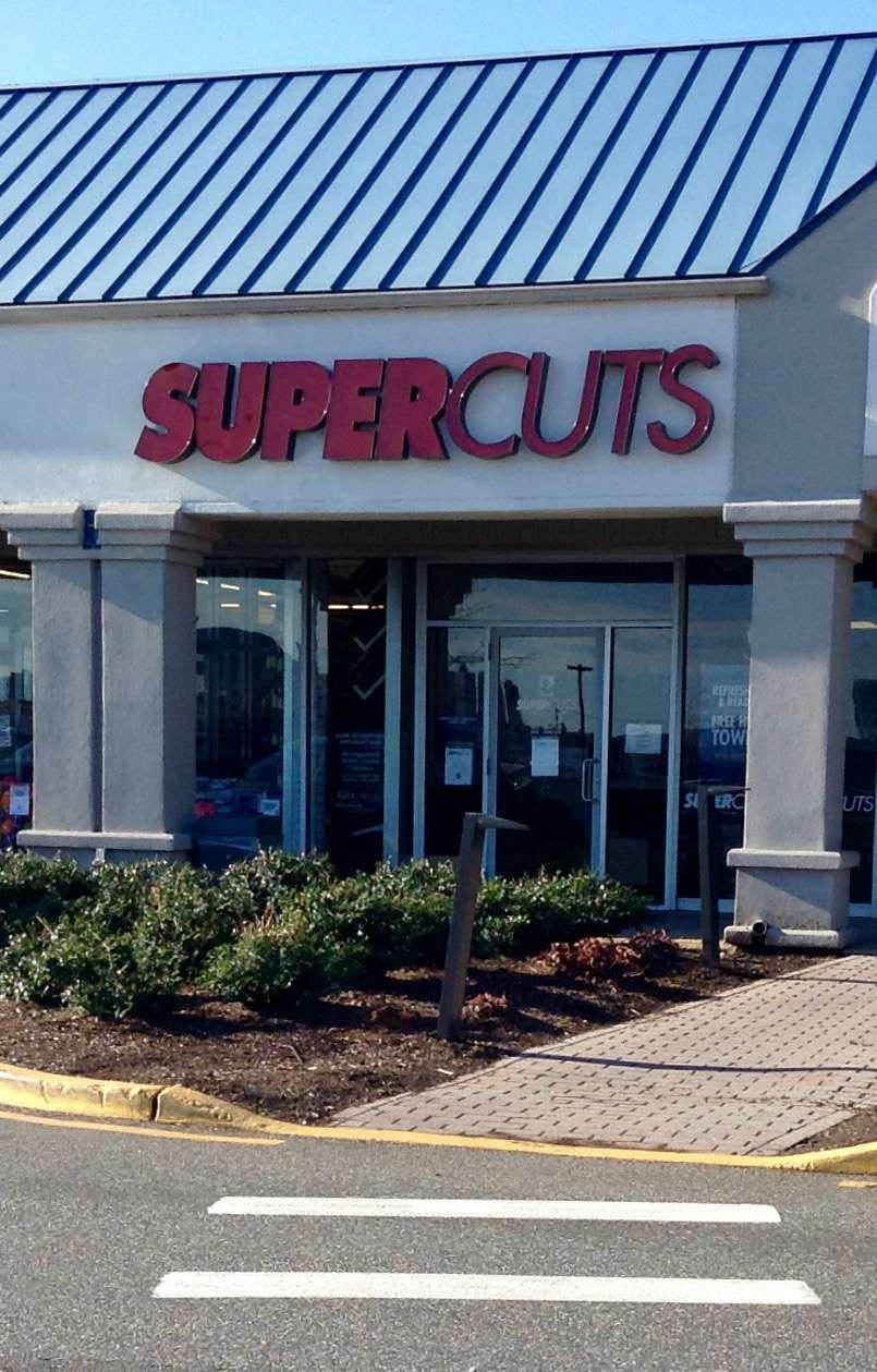 Supercuts - hair care  | Photo 2 of 5 | Address: 725 River Rd, Edgewater, NJ 07020, USA | Phone: (201) 941-3284