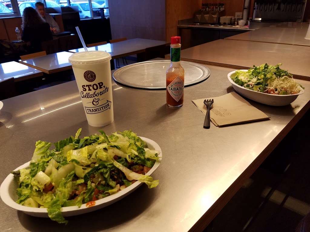 Chipotle Mexican Grill | 115 Mill Plain Rd, Danbury, CT 06811 | Phone: (203) 730-2220