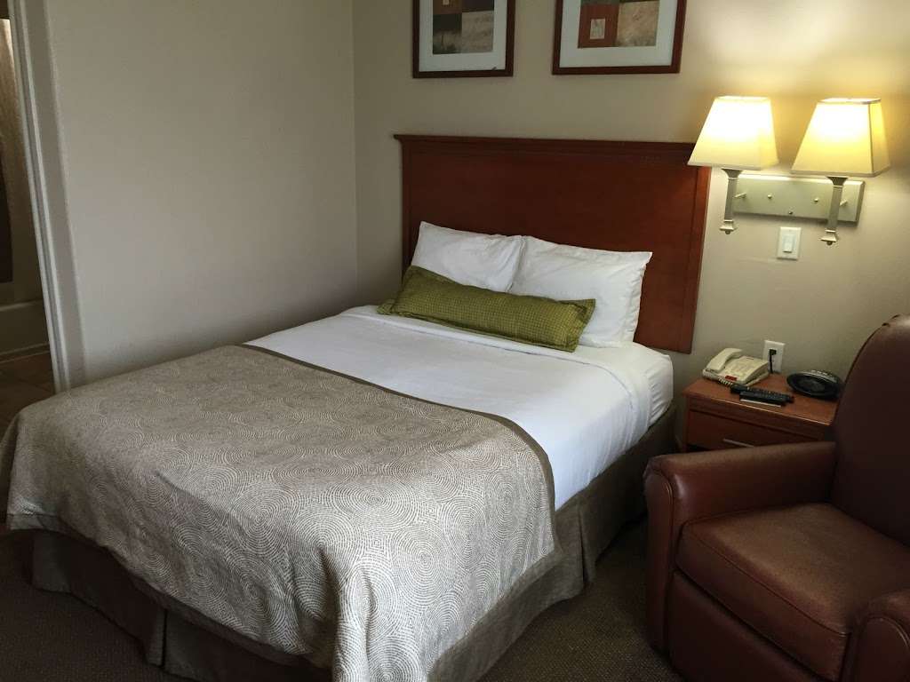 Candlewood Suites La Porte | 1250 S 13th St, La Porte, TX 77571, USA | Phone: (281) 471-0555