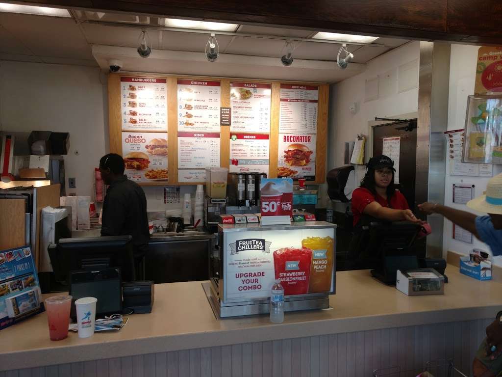 Wendys | 5425 Silver Hill Rd, District Heights, MD 20747, USA | Phone: (301) 568-0088