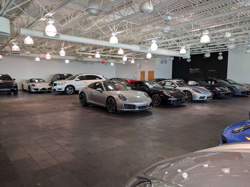 Napleton Westmont Porsche | 201 E Ogden Ave, Westmont, IL 60559 | Phone: (630) 326-3503