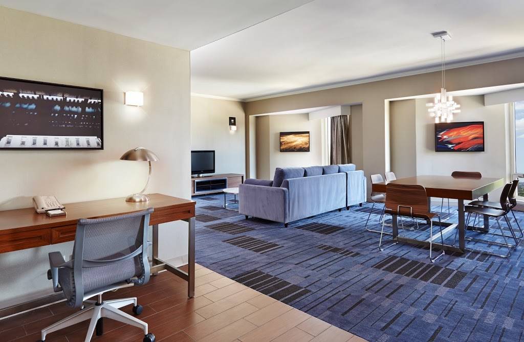 Hilton Newark Airport | 1170 Spring St, Elizabeth, NJ 07201 | Phone: (908) 351-3900