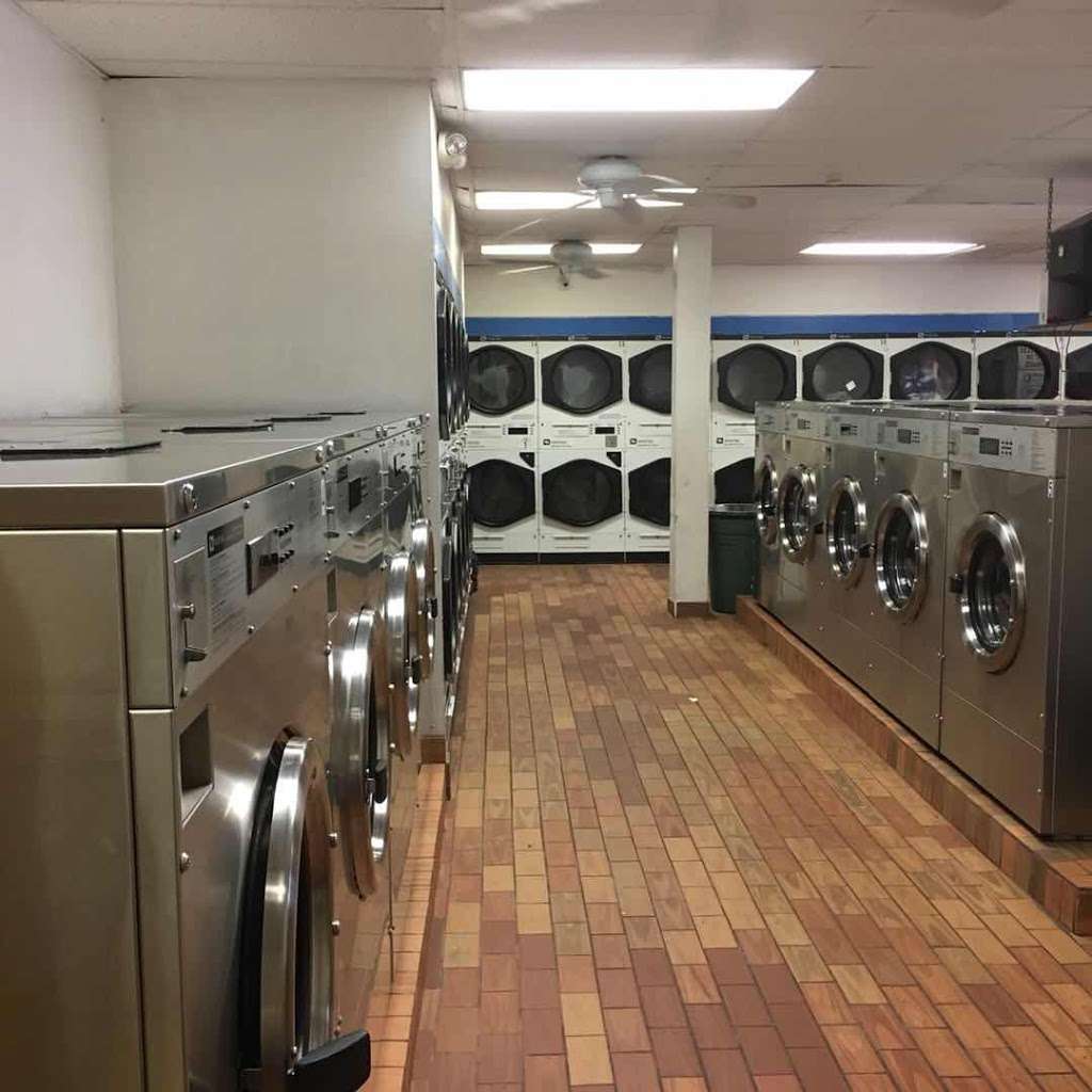 Maytag Laundromat | 1801 Washington Ave, Philadelphia, PA 19146, USA | Phone: (215) 985-0179