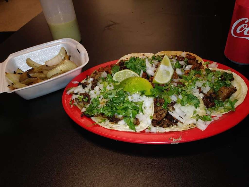 Tacos Chilo estilo Chilango | 1109 S Walton Walker Blvd, Dallas, TX 75211 | Phone: (214) 989-8768