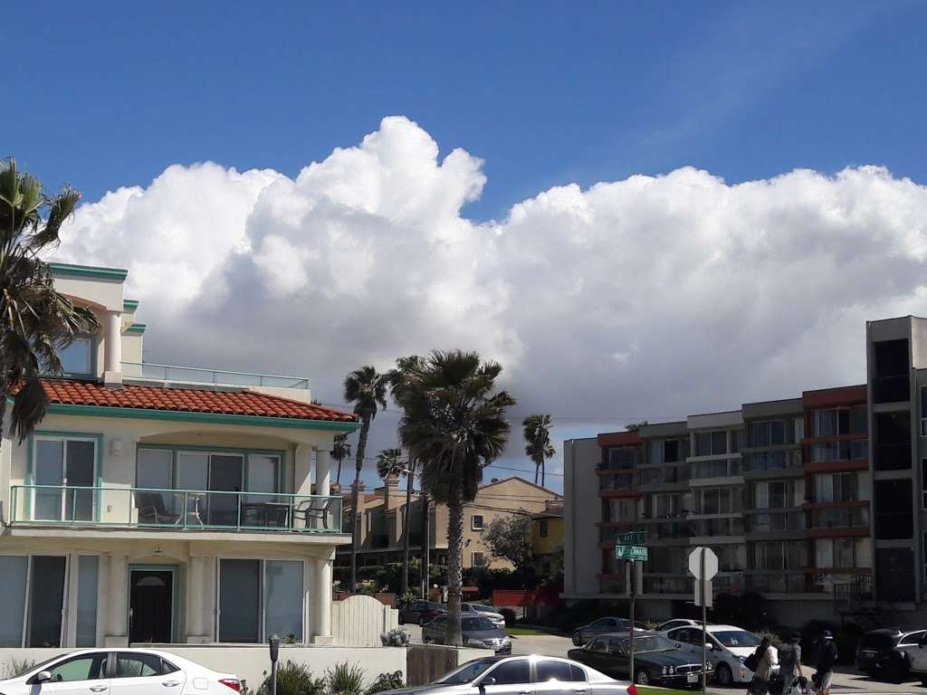 My Hollywood Closet | 1200 Esplanade, Redondo Beach, CA 90277, USA | Phone: (323) 963-3849