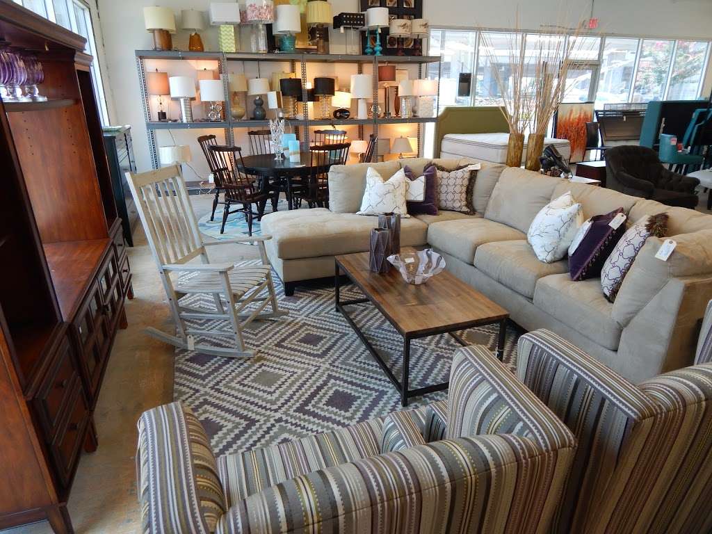 EC Home Decor & Furniture Outlet | 9200 Hempstead Rd #150, Houston, TX 77008, USA | Phone: (713) 725-2405