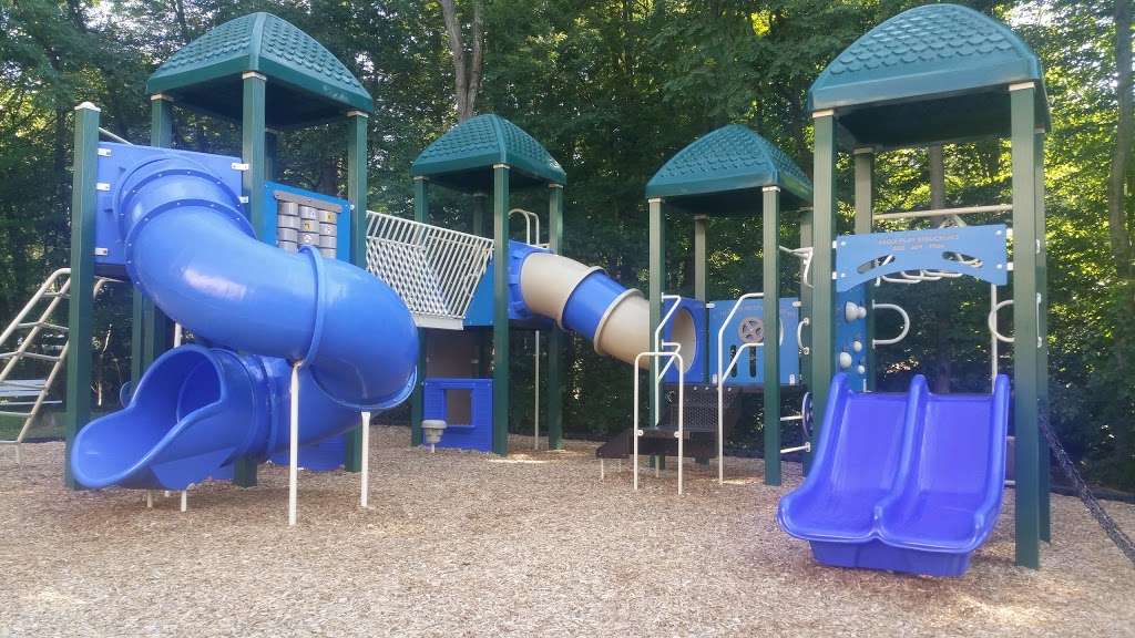 Lake Braddock Playground - Private HOA Property | 5424 Lighthouse Ln, Burke, VA 22015, USA