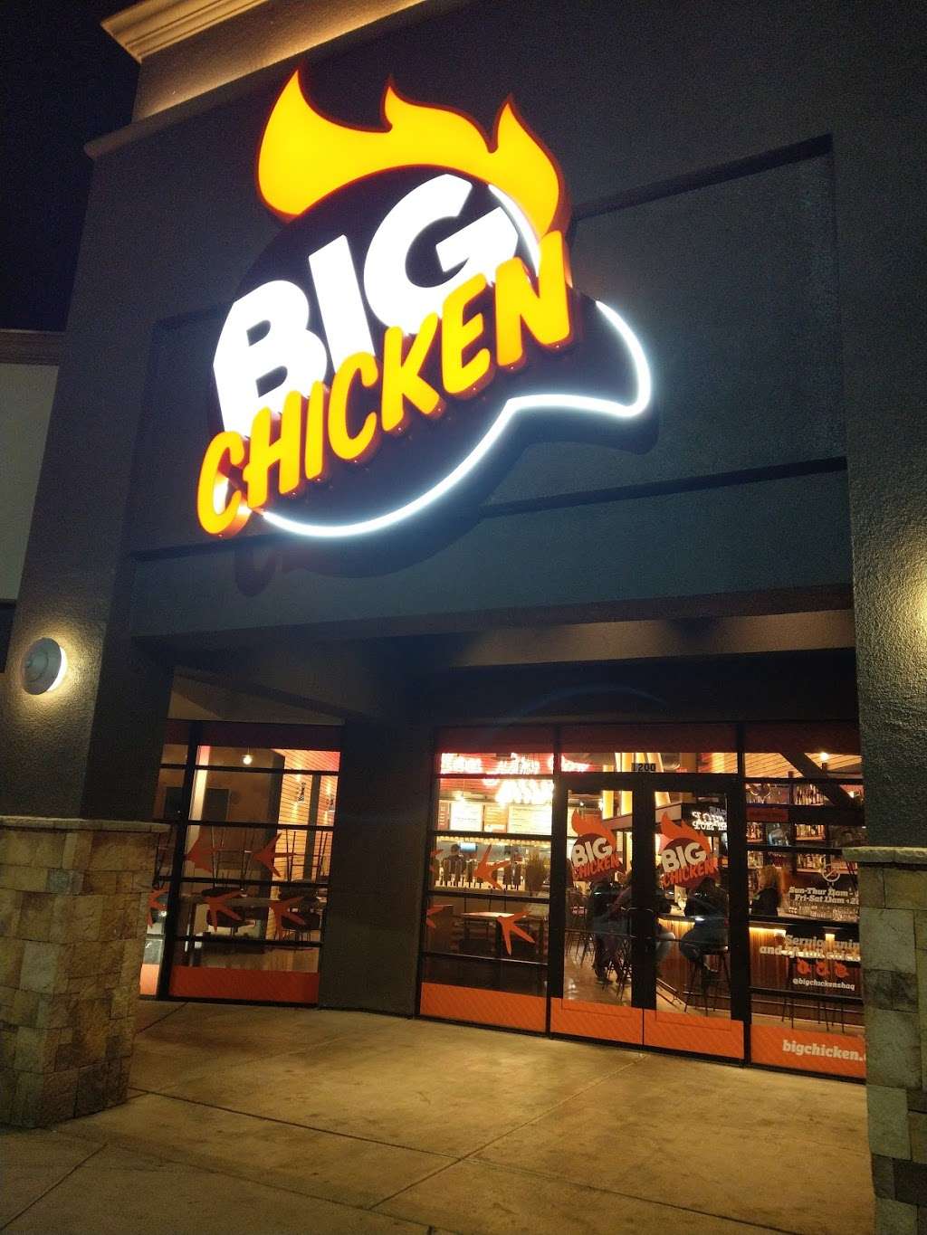 Big Chicken | 4480 Paradise Rd, Las Vegas, NV 89169, USA | Phone: (702) 675-3333