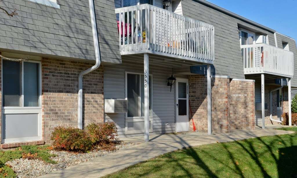 South Shore Point Apartments | 3586 E Norwich Ct, St Francis, WI 53235, USA | Phone: (414) 939-0418