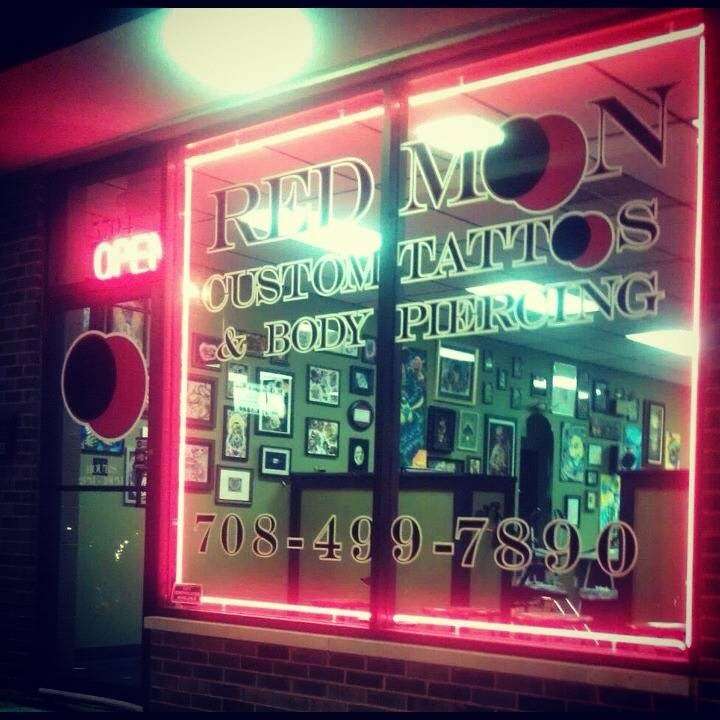 Red Moon Custom Tattoo and Piercing | 5704 W 111th St, Chicago Ridge, IL 60441 | Phone: (708) 499-7890