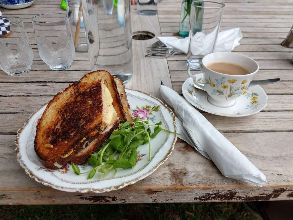 White Finch Tea Room | Broomfield Fruit Farm, Ifield Rd, Meopham DA13 0QH, UK | Phone: 07497 467028