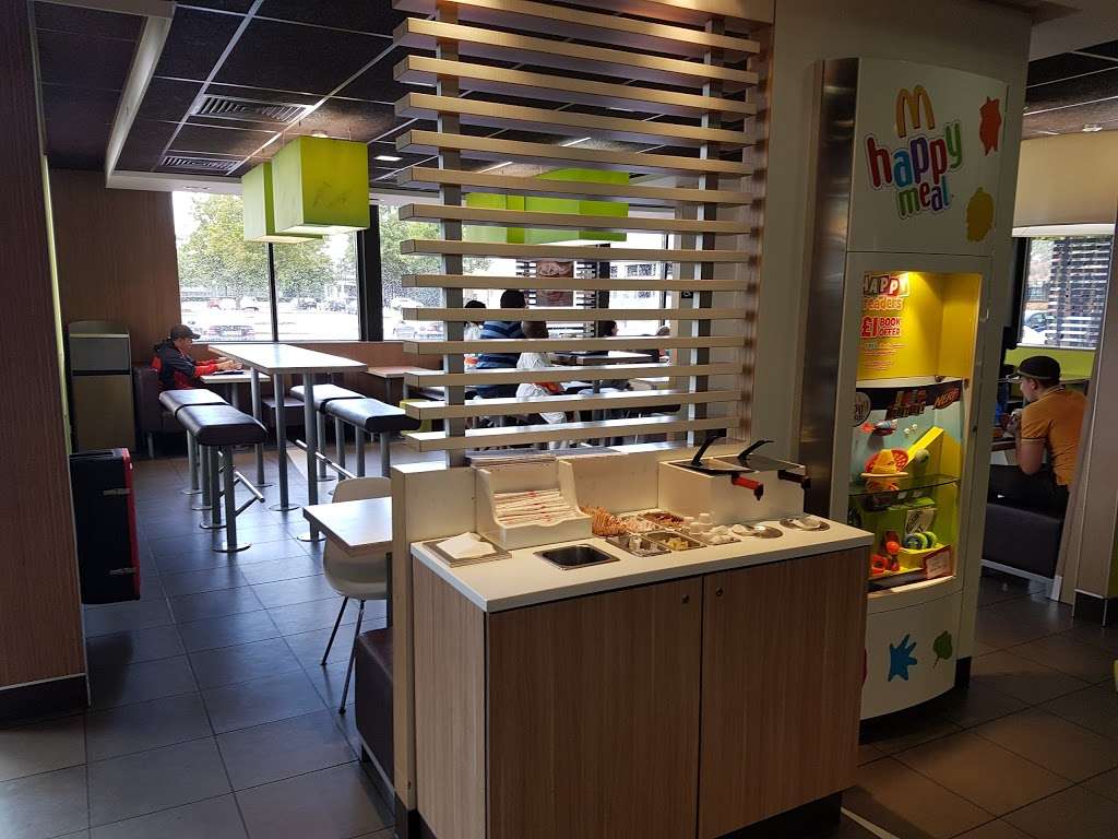 McDonalds | 3, Dagenham Leisure Park, Dagenham RM9 6UQ, UK | Phone: 020 8593 4632