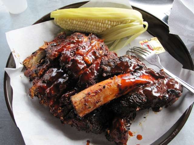 Phils BBQ | Terminal 2 West, San Diego, CA 92101, USA | Phone: (619) 226-6333