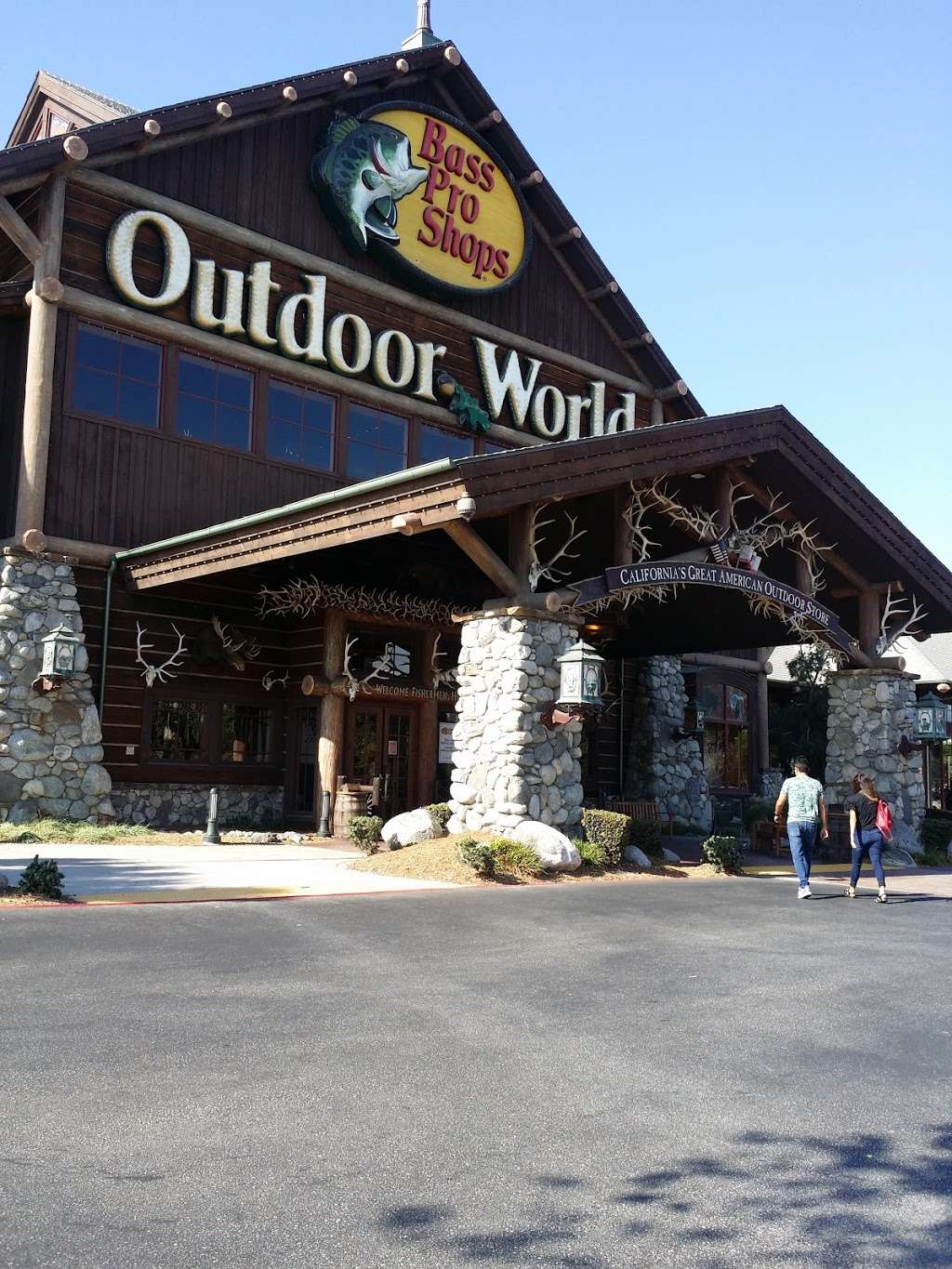 Bass Pro Shops Tracker Boat Center Store 7777 Victoria Gardens